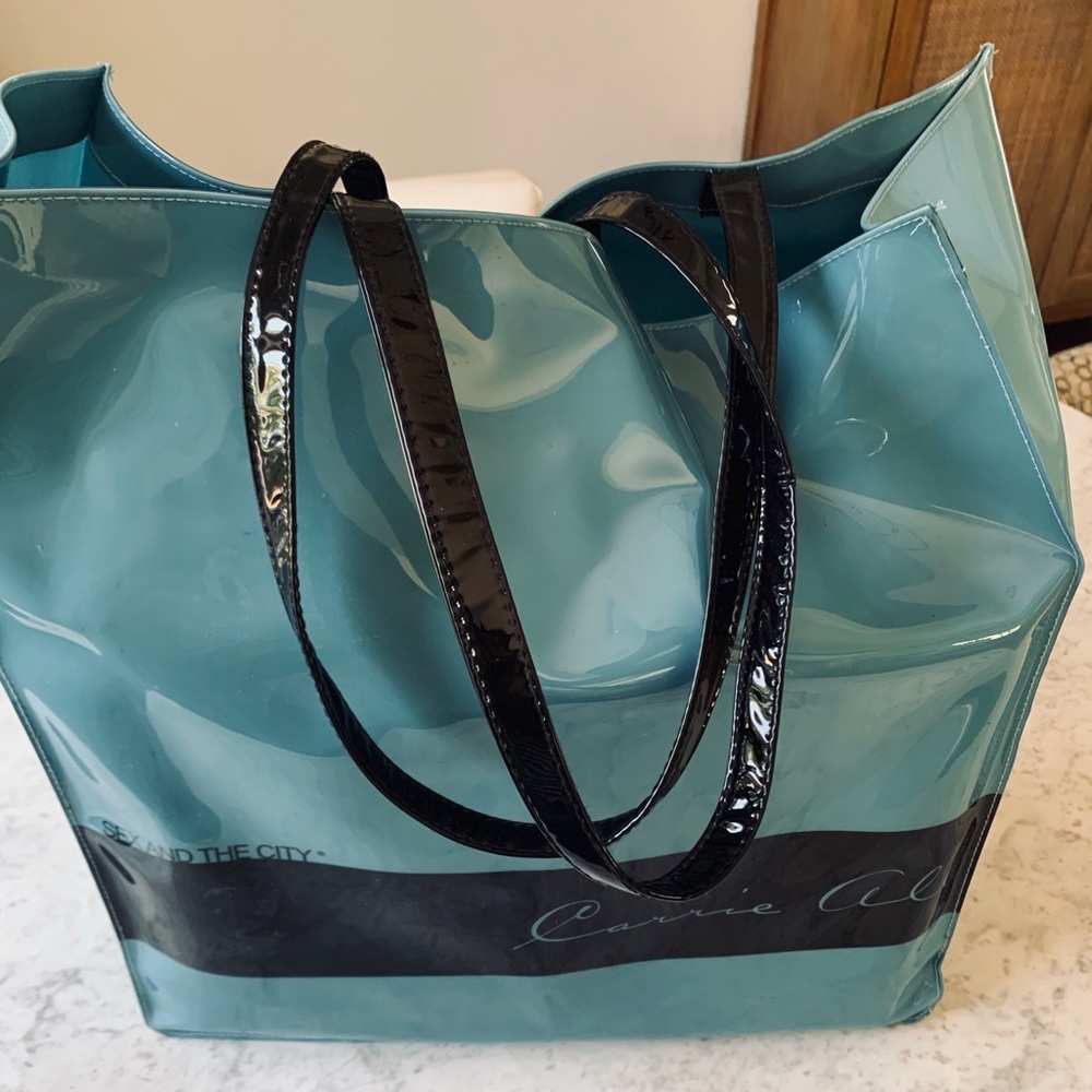 RARE Sex and the City x HBO VIP Goodie Bag - Picture 7 of 8